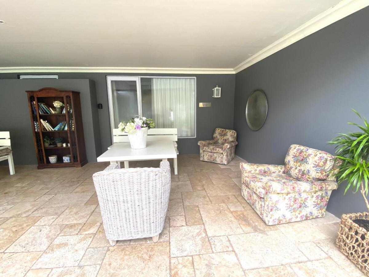 182 Old Transkei Road East London Exterior foto